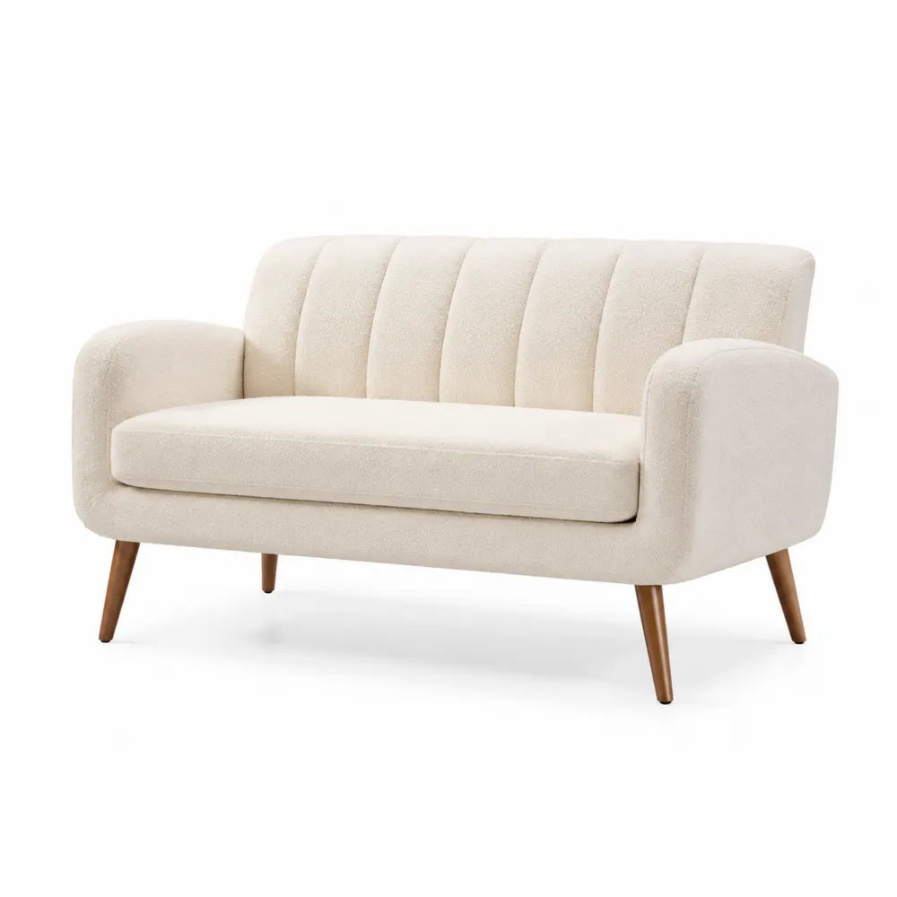 Sofá de dos plazas de chenilla beige con patas de madera